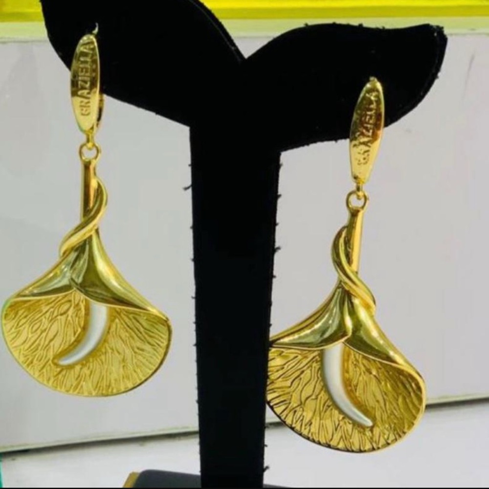 🌟 NEW Elegant Gold-Tone Calla Lily Drop Earrings - Designer Style Statement